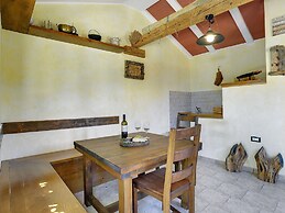 Villa in Peroj With Private Pool & Near Beach