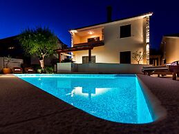 Holiday Home in Pula With Pool