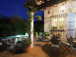 Rustic House in Mancor With Pool