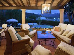 Rustic House in Mancor With Pool