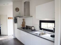 Modern Chalet Near De Veluwe National Park