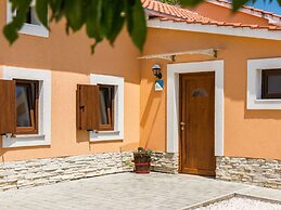 Charming Villa With Private Swimming Pool