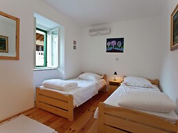 Villa in Sumartin Near Beach & Private Pool