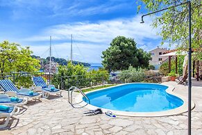 Villa in Sumartin Near Beach & Private Pool