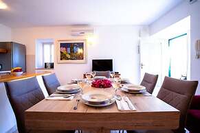 Villa in Sumartin Near Beach & Private Pool