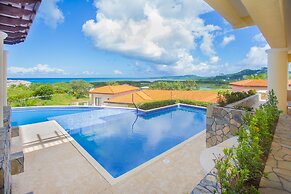 Pristine Bay 1108 4 Bedroom Home by RedAwning