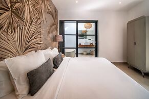 Splendid Private Villa, 2 BR, Canggu With Staff