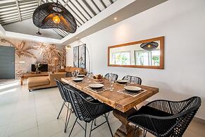 Splendid Private Villa, 2 BR, Canggu With Staff