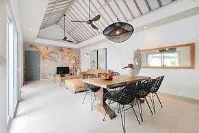 Splendid Private Villa, 2 BR, Canggu With Staff