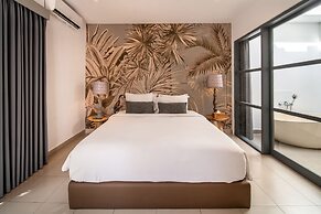 Splendid Private Villa, 2 BR, Canggu With Staff