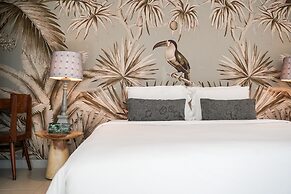 Splendid Private Villa, 2 BR, Canggu With Staff