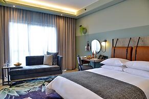 Courtyard Hotel Waterfall City