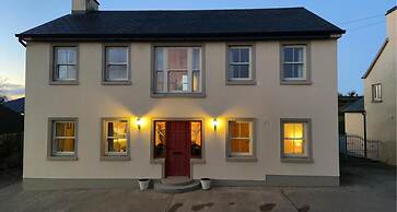 Scenic Estuary Way 3-bed Home in Labasheeda