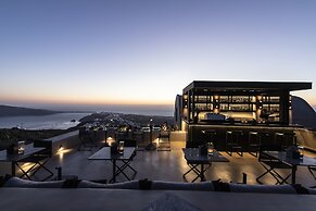 Nimbus Santorini