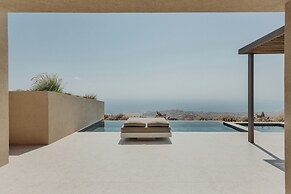 Santorini Sky, Luxury Resort