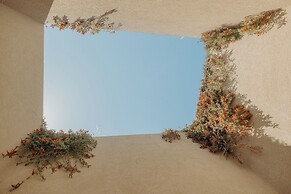 Santorini Sky, Luxury Resort