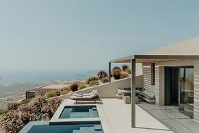 Santorini Sky, Luxury Resort