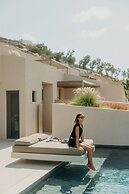 Santorini Sky, Luxury Resort