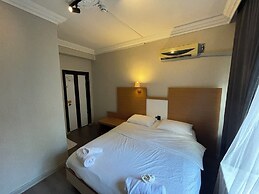 Mola Otel