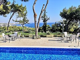 Louis Luxury Villa