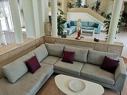 Louis Luxury Villa