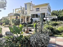 Louis Luxury Villa