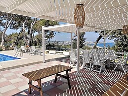 Louis Luxury Villa