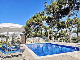 Louis Luxury Villa