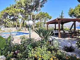 Louis Luxury Villa