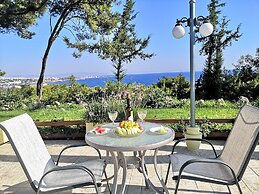 Louis Luxury Villa
