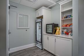 Lighthouse Suites - Best Western Signature Collection