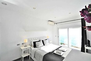 Excellent Seafront Villa in Cala Pi