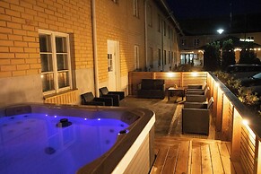 Hotelli Jokipuisto
