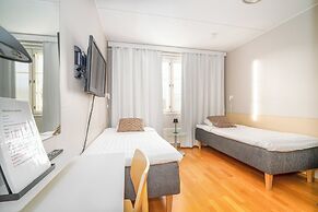 Hotelli Jokipuisto
