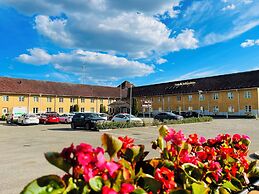 Hotelli Jokipuisto