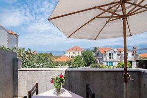 Apartment Alana -