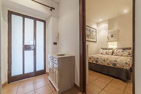 Colosseo Modern Apartment