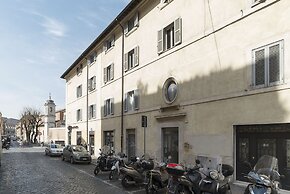 Colosseo Modern Apartment