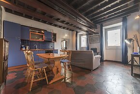 Colosseo Modern Apartment