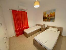 Antonis House