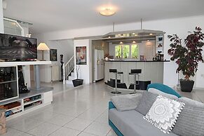 Villa Supreme
