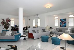 Villa Supreme