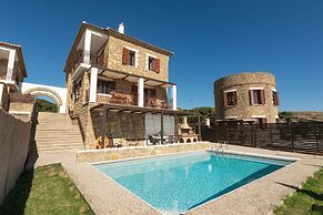Armonia Seaside Villas