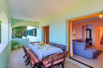Seafront Holiday Home Marija