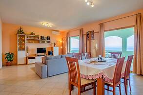 Seafront Holiday Home Marija