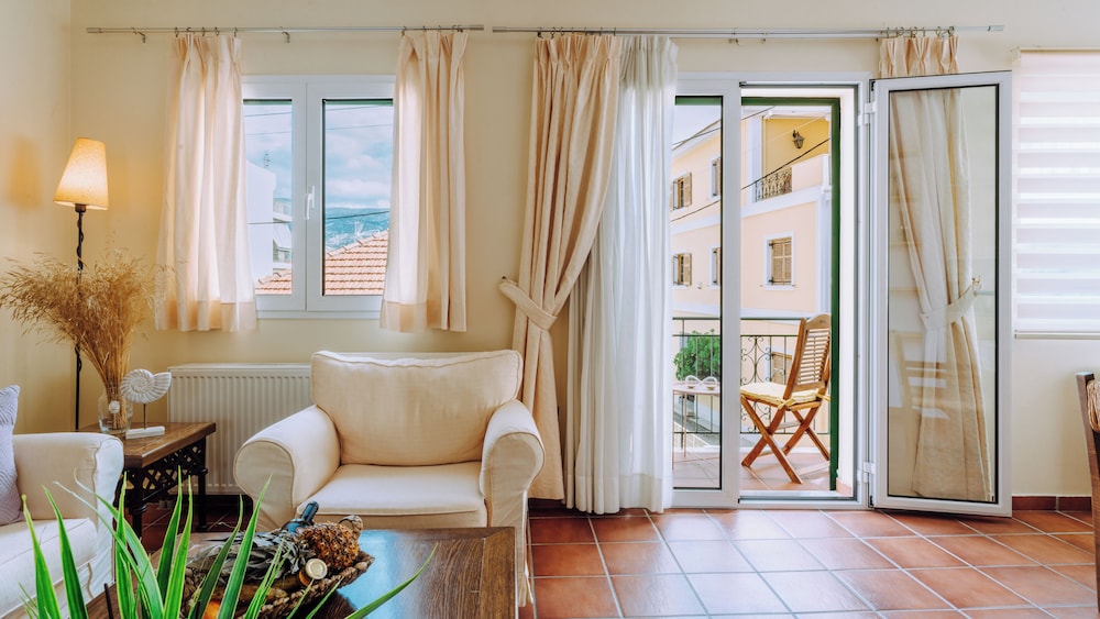 Lithostroto Suites