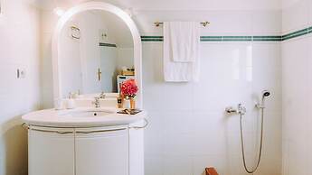 Lithostroto Suites