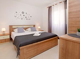 Apartments Villa Senija