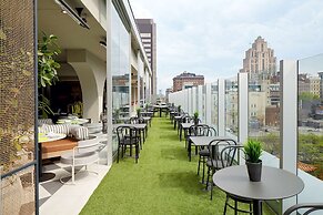Hampton Inn by Hilton Montreal Downtown