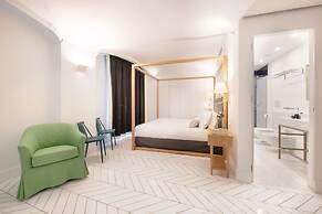 Luxury Suite with Garden and Jacuzzi
